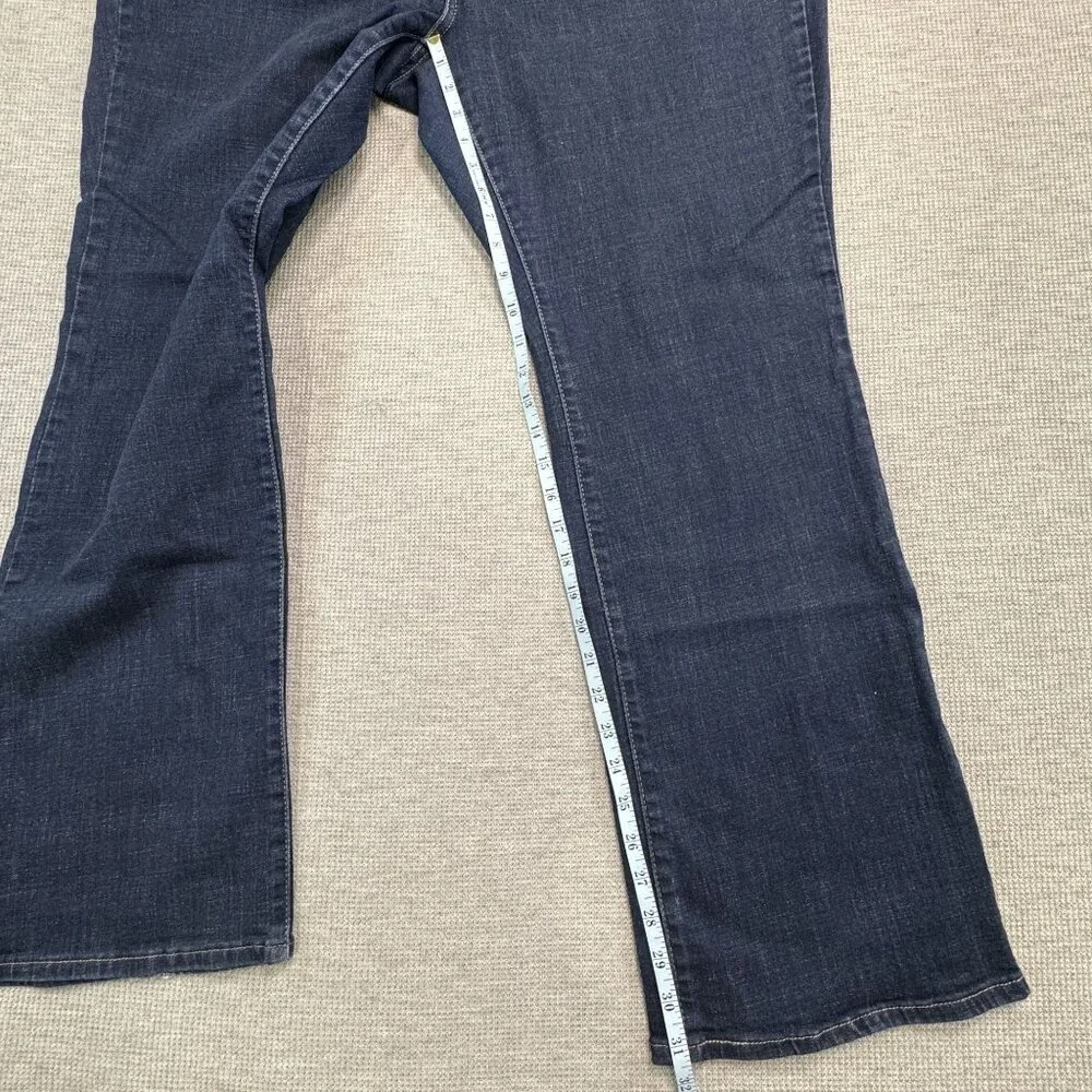 Levi Strauss Womens Classic Bootcut Jeans Size 24W Mid-Rise Dark Wash Denim - Picture 12 of 16